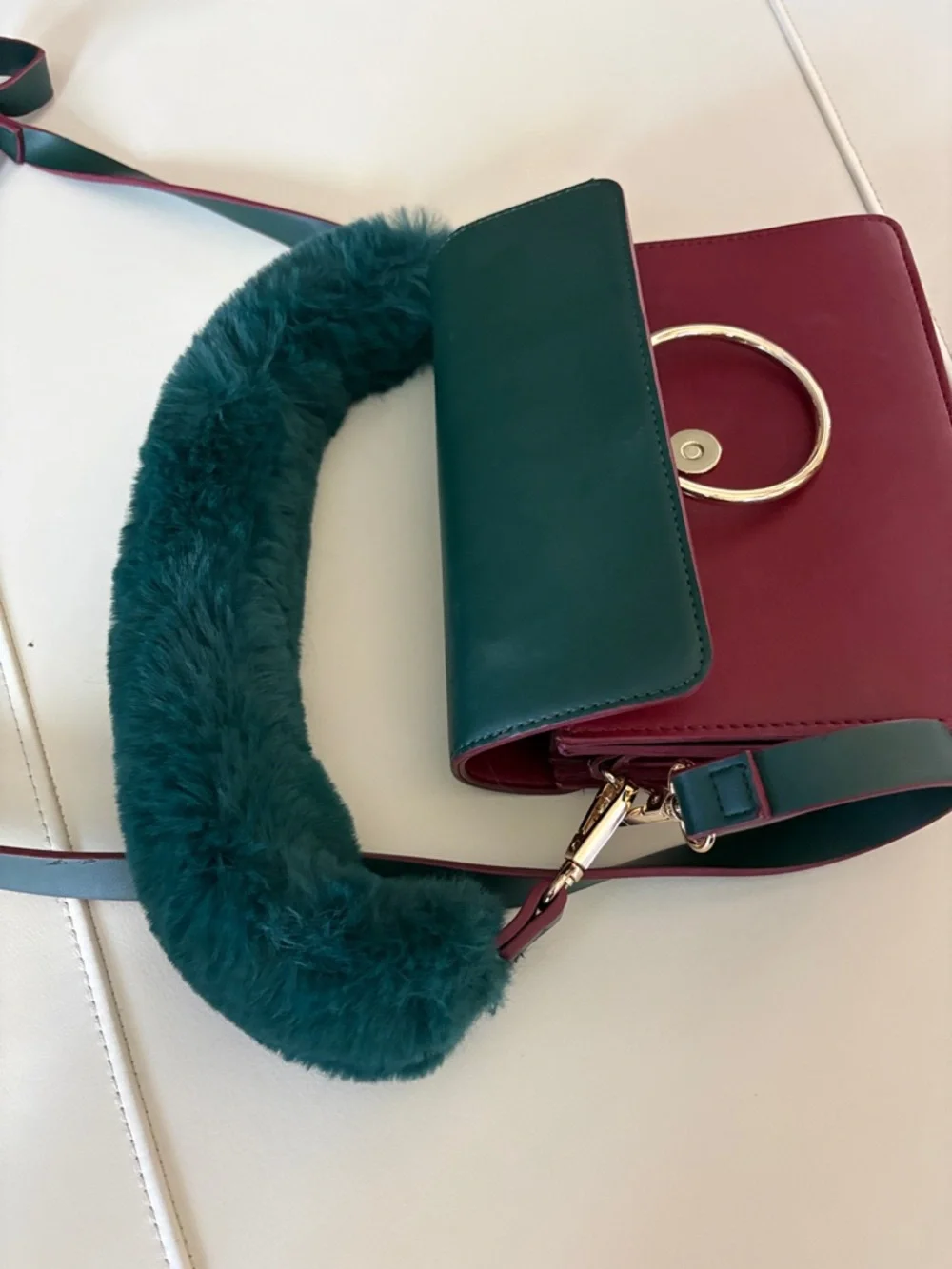 Two-Tone Green and Burgundy Faux Fur Accent Crossbody Bag - Picture 2 of 5